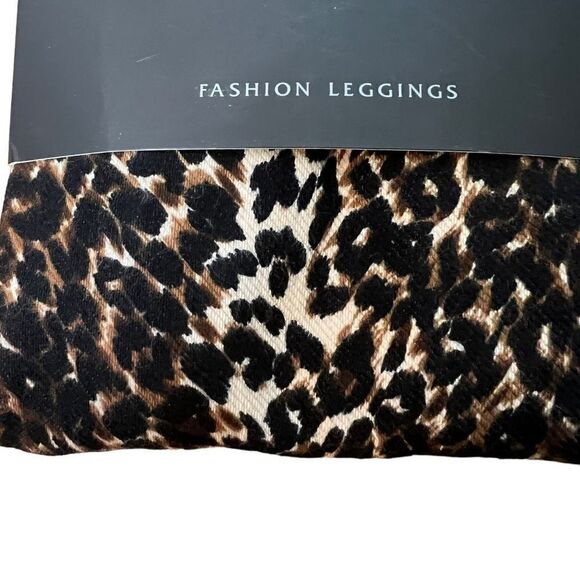 NWT Memoi leopard print leggings - Picture 9 of 9